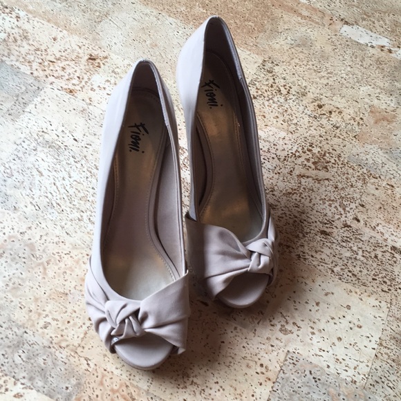 Nude heels - Picture 1 of 4